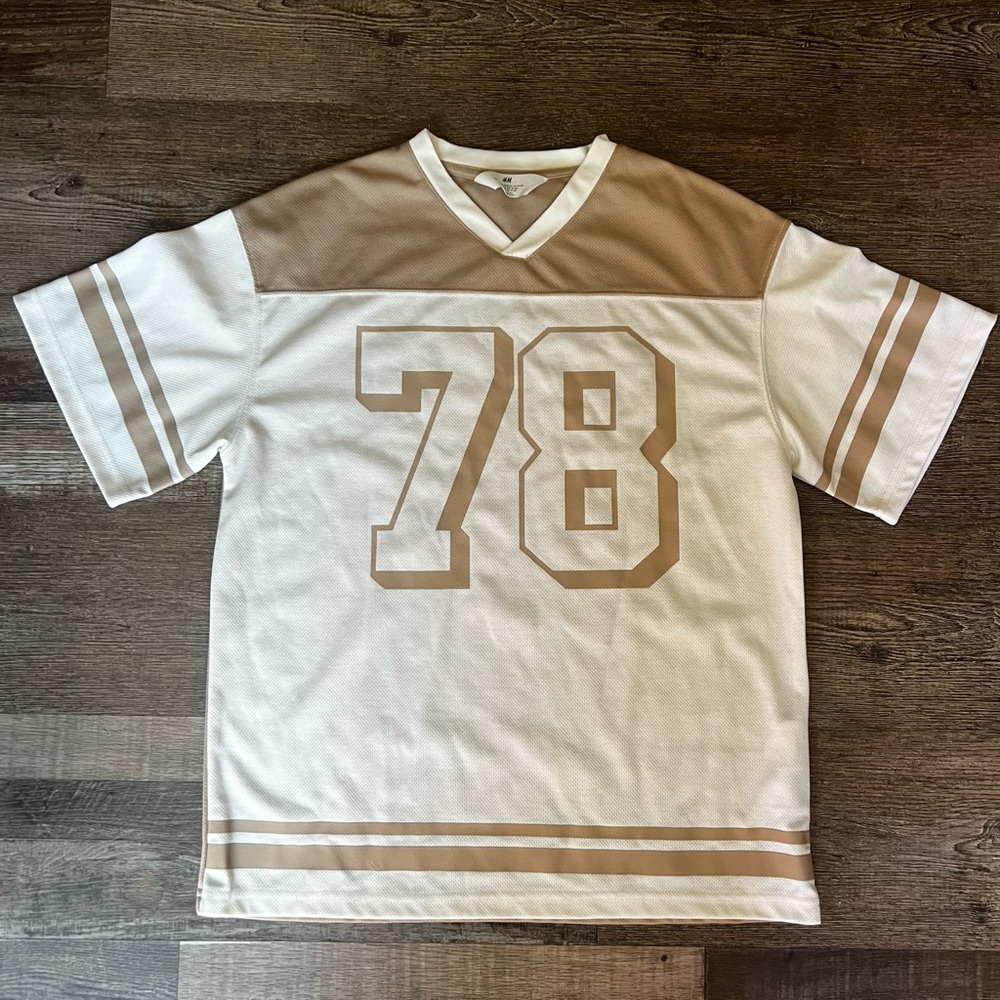 H&M Printed Hockey Tee - Tan/Cream